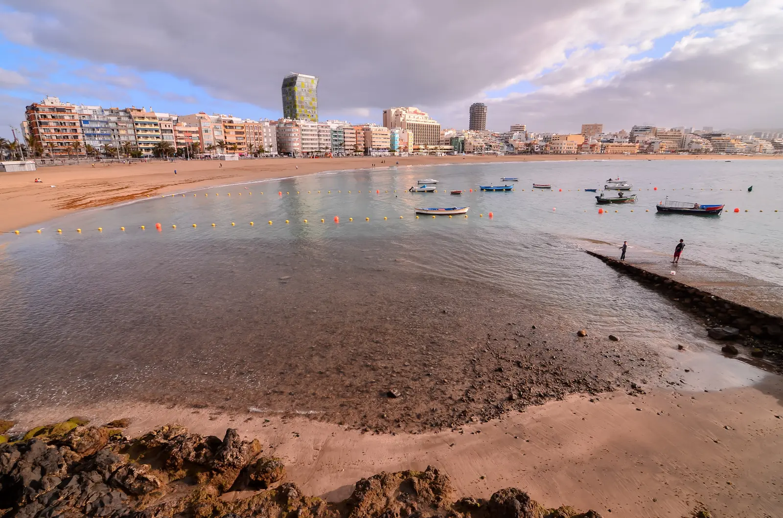 Playa de Las Canteras y skyline de Las Palmas de Gran Canaria